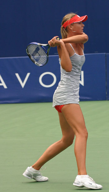 九游-莎拉波娃在巴黎圣日耳曼比赛中爆冷，赛况扑朔迷离引发热议！的简单介绍