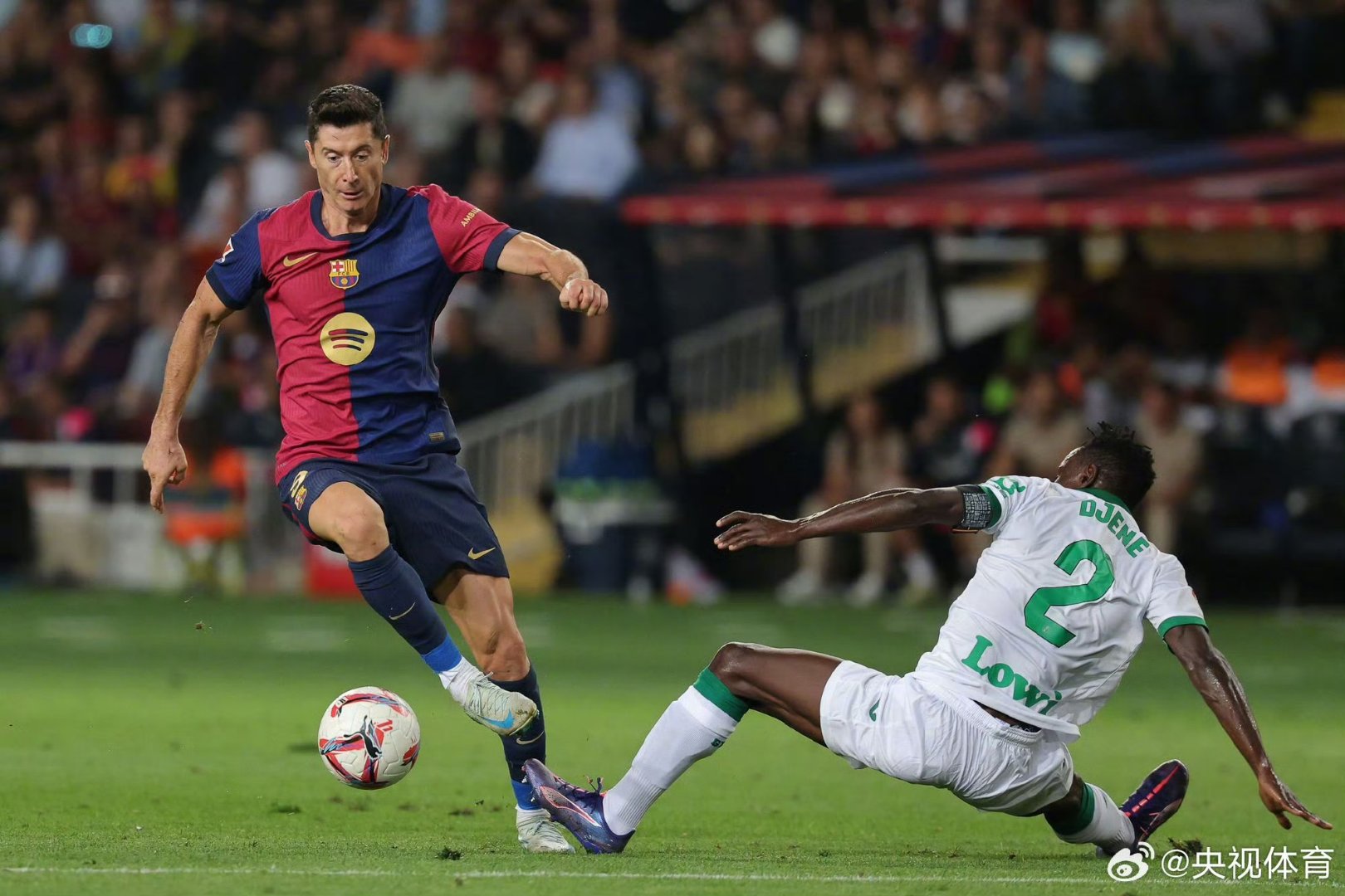 关于莱万多夫斯基爆冷击败西班牙队，大胜引爆全场！的信息